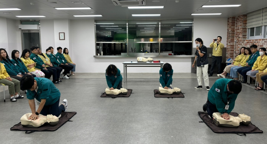 4. 인천동부교육지원청, 민방공 대피훈련 및 심폐소생술 실습 교육.jpg