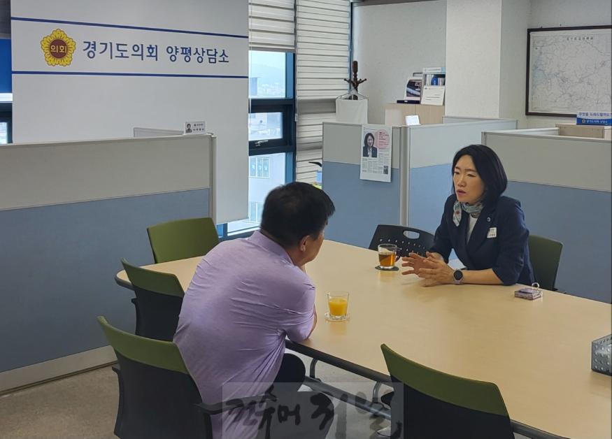 240827 이혜원 의원, 양평상담소에서 지역구 주민 민원 청취 (1).jpg