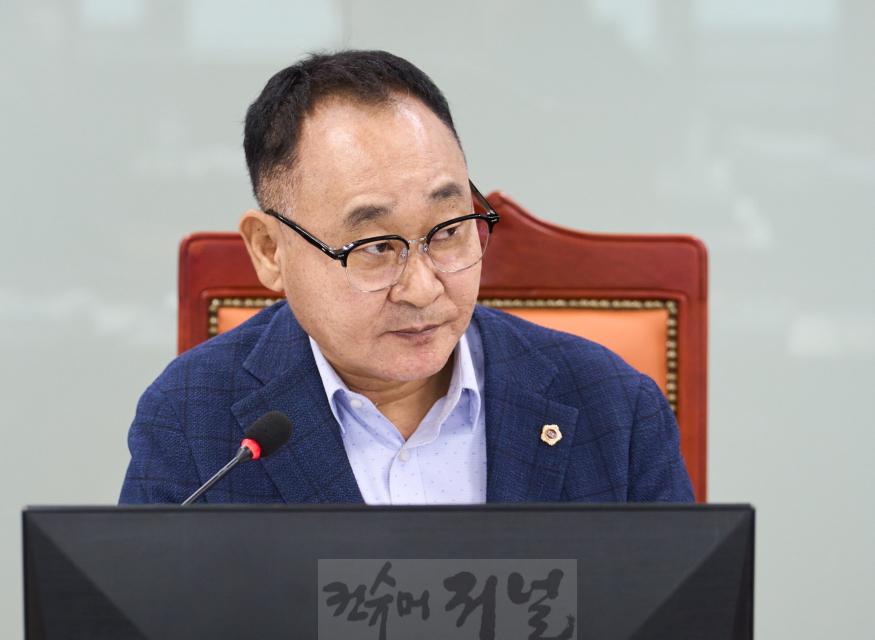 240830 김영민 의원, 전국 최초 폭염·한파 피해 예방·지원 근거 마련한다1.jpg