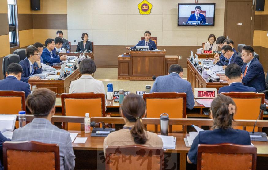 교육위원회 임시회.jpg