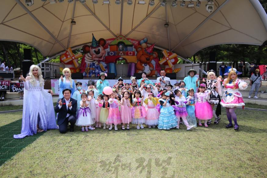 기획보도 사진5_정이마을 동화축제에서 아이들은 동화 속 주인공이 되어본다.jpg
