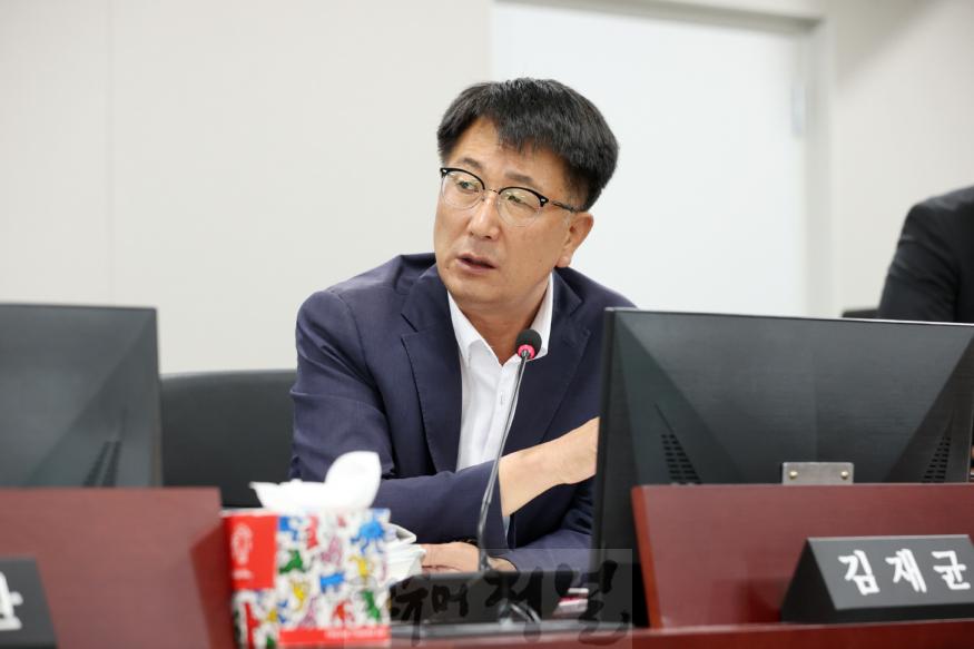 240911 김재균 의원, 경제위 소관 공공기관 출연금 운영비 과다 지적.JPG