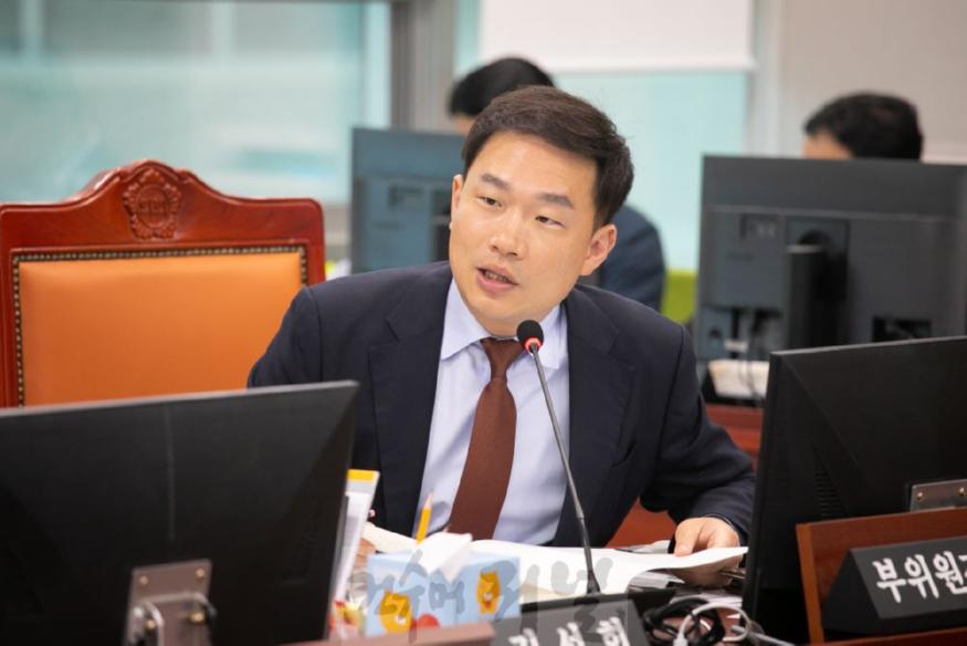 240911 이호동의원 대표발의 ‘고3 학생 순경공채 응시기회 차별 해소 촉구 건의안’ 통과.jpg