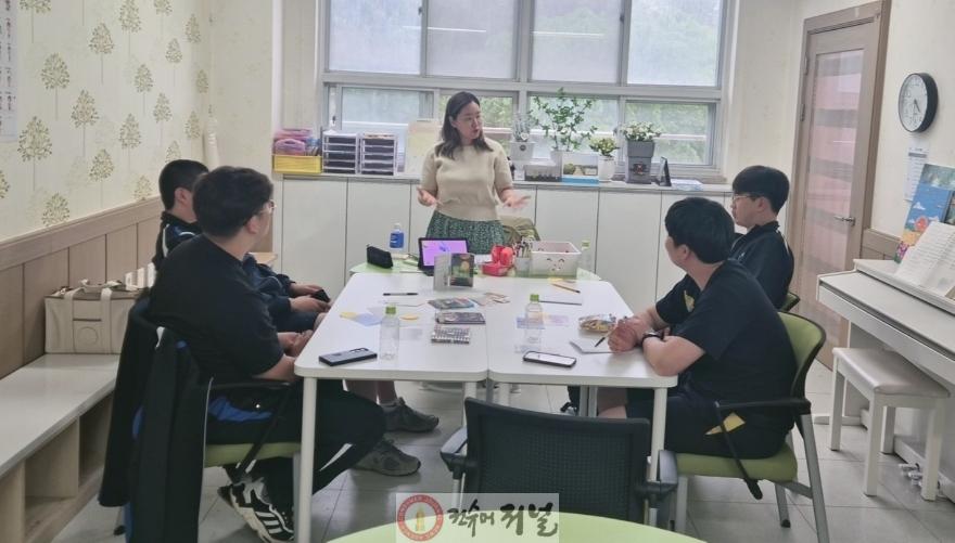 6. 인천광역시교육청, ‘찰칵, 마음보듬’ 사진치료 집단상담 운영.jpg