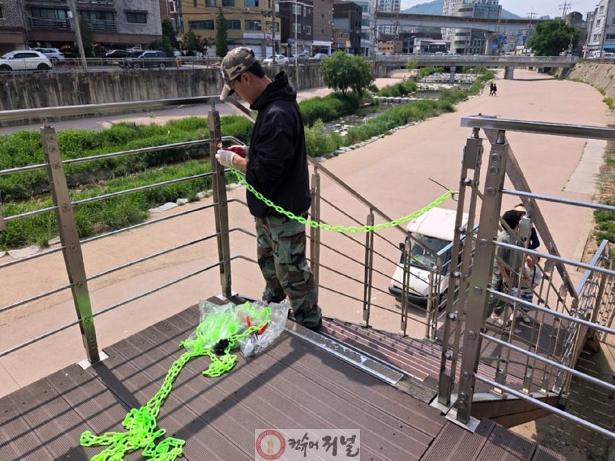2.생태하천과(의정부시, 집중호우 대비 하천 차단 시설물 일제 점검 및 보수 실시)1.jpg