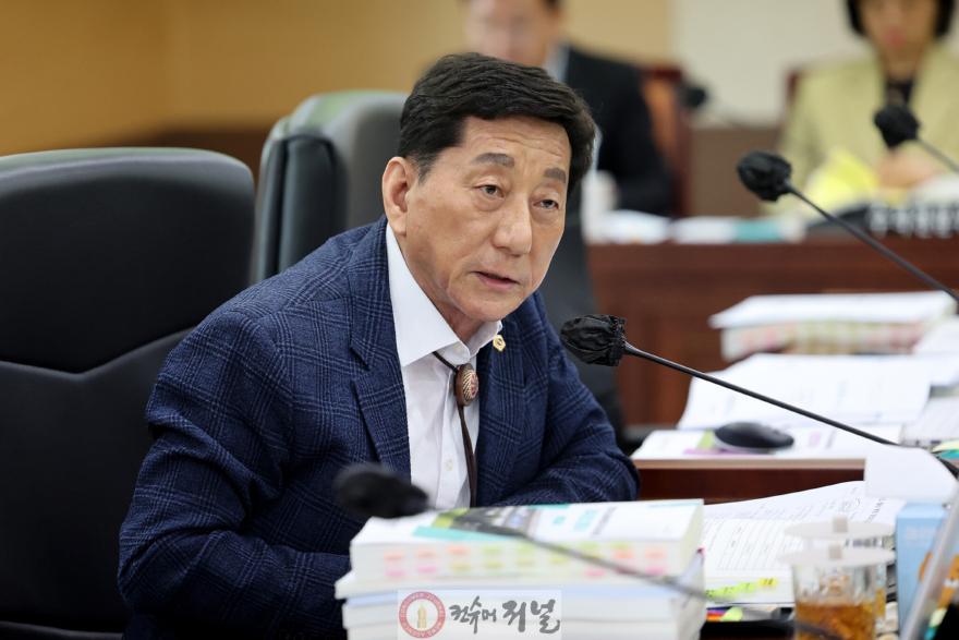 (0624보도자료사진)인천시의회 이봉락 의원, 장애인 복지 증진 앞장.jpg