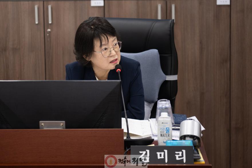 250624 김미리 의원, 농수산국 결산 과정서 수치 오류·홍보 부실 정조준.JPG