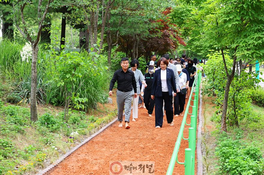 (1-1) ‘바다 보며 힐링’ 남동구, 소래 수변 맨발 걷기 길 조성.jpg