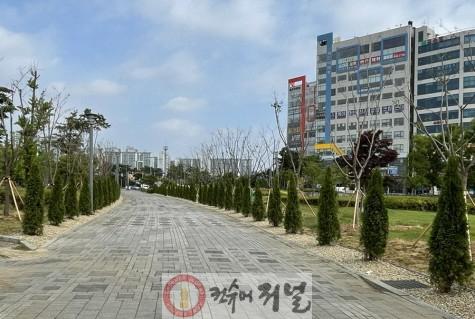 3. 파주시, 운정호수공원 도입부 경관 정비 완료 (1).jpg