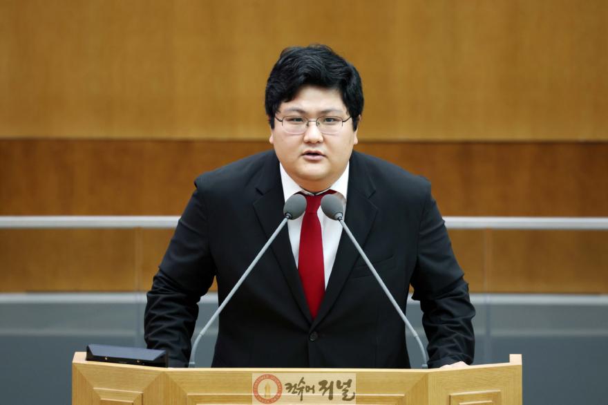 250627 오창준 의원, 기금 운용의 민낯 고발... 경기도 재정 왜곡에 작심 발언 (1).JPG
