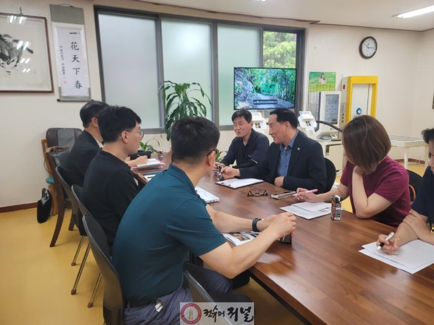 (사진)인천시의회 한민수 의원, 스마트경로당을 찾아 다양한 의견 청취 (1).jpg