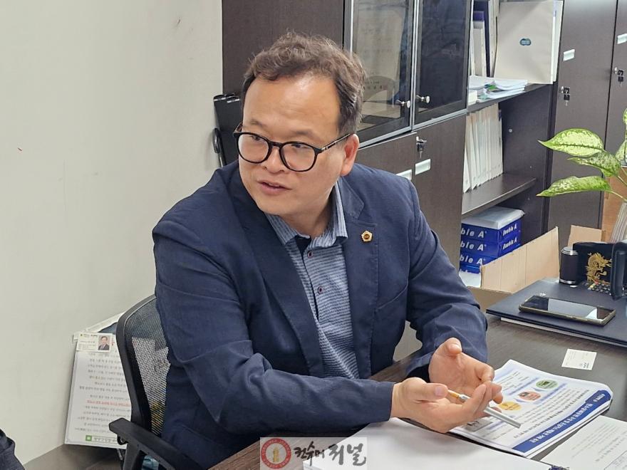 250722 임창휘 의원, 공원이 탄소 먹고 전기도 만든다...다기능 탄소상쇄공원 모델 제안 (1).jpg