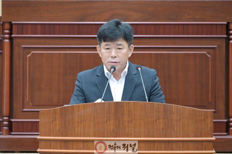 4. 사진(제295회 연천군의회 임시회 제1차 본회의 5분 자유발언 박운서 의원).jpg