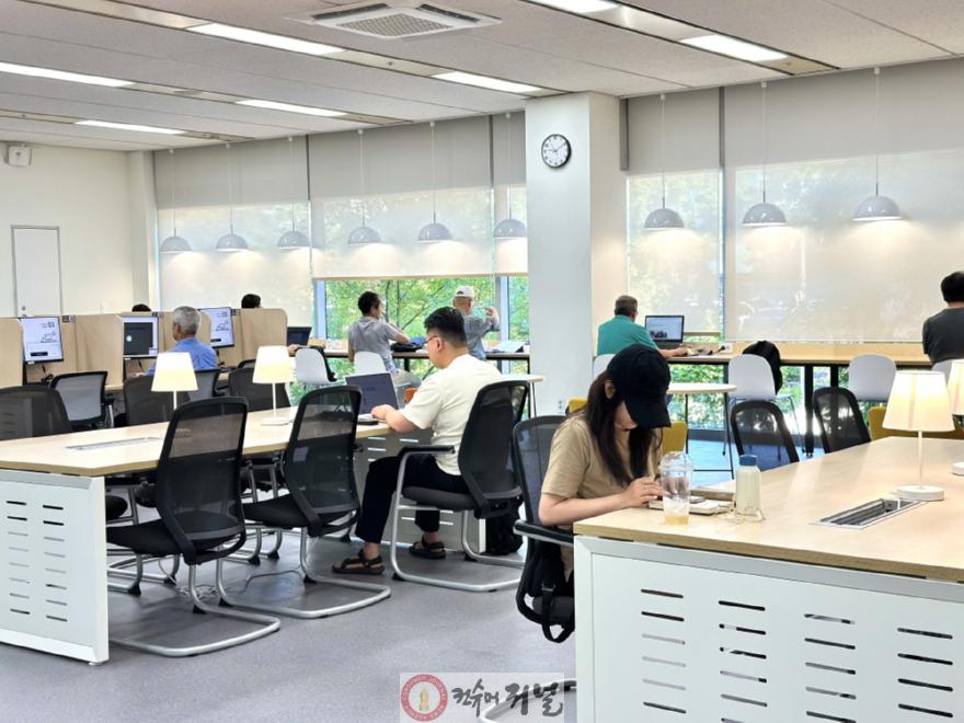 1. 고양시 아람누리도서관 재개관…시민 중심 복합문화공간으로 새 단장 (2).jpg