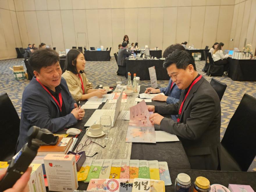 (1) 2024년 남동구 인도네시아 시작개척단에 동행한 박종효 남동구청장.jpg
