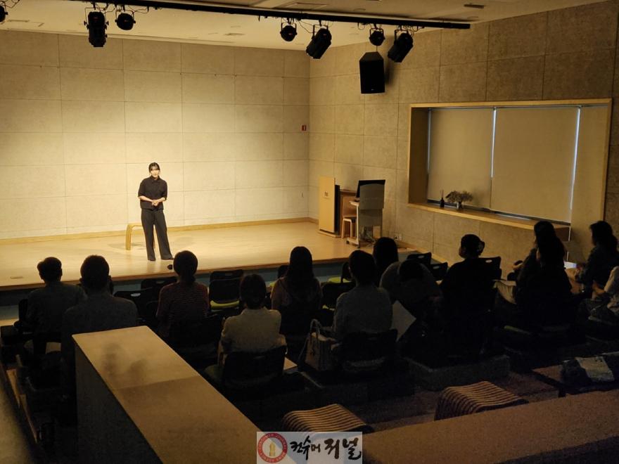 1-8. 2024 독서의 달 행사 ‘배우로 독서하기(화정도서관)’.jpg