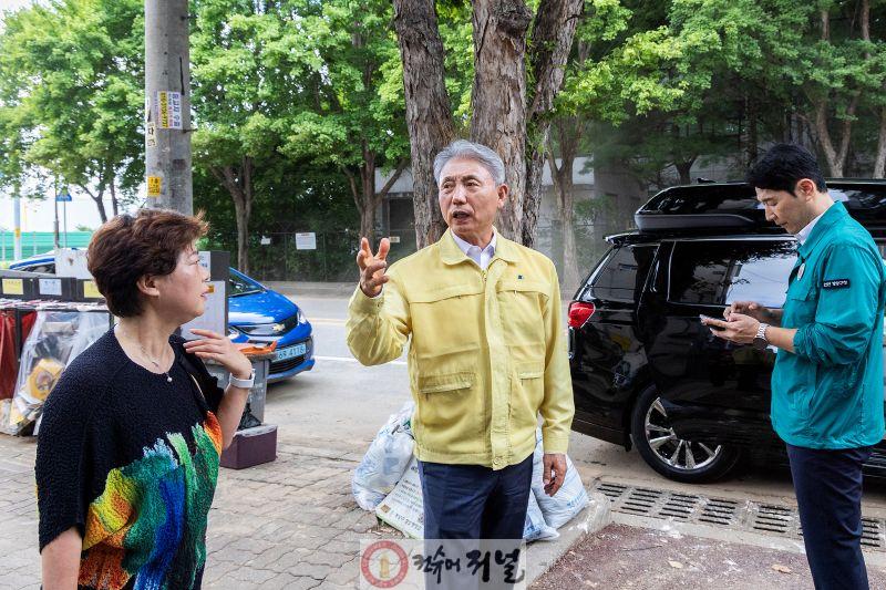 0820 윤환 계양구청장, 연일 수해 현장 점검... “구민 일상 회복 최우선” (8).jpg