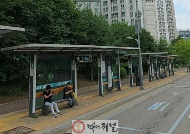 2-1. 파주시, 버스정류소 일제 정비 본격 추진_밀폐형 정류소 개선 전.JPG