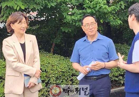 (사진)인천시의회 한민수 의원, 특수교육 현장 찾아 진로교육·시설환경 점검 (1).jpg