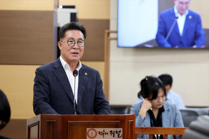 (사진1)인천시의회 김종득 의원, 주차환경개선지구 지정에 따른 예산 우선지원 근거 마련.jpg
