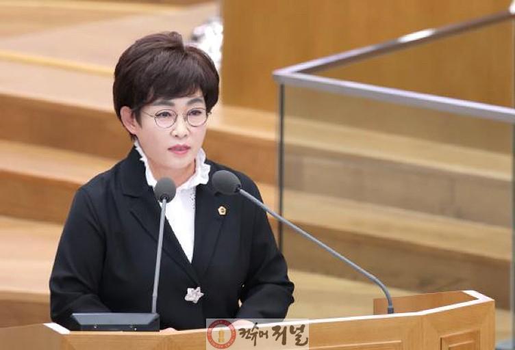 250909 김선희 의원, 제386회 임시회 일문일답 대집행부 질문...경기도농수산진흥원의 경영개선이 시급한 과제 (1).jpg