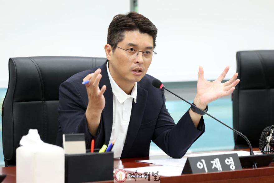 250910 이재영 의원 대표발의, 경기도 플랫폼 노동자 지원 조례 일부개정조례안 상임위 통과!.jpg