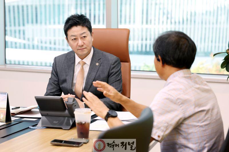 250911_김진경 의장, 시흥시 이동노동자 이동 쉼터 확충 논의2.jpg
