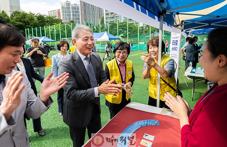 0925 효성2동 주민자치회, ‘제6회 주민총회 및 효성이주민축제’ 성황리 개최  (1).png