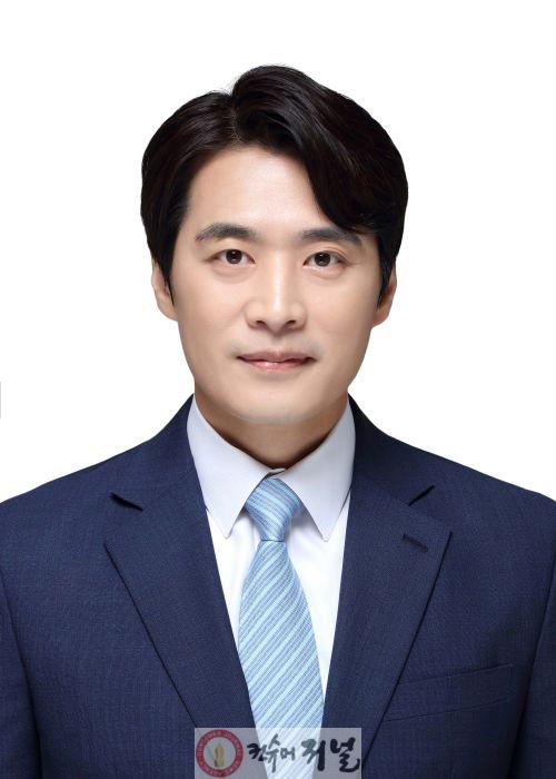 한준호_의원님_프로필_사진(보도자료용).jpg
