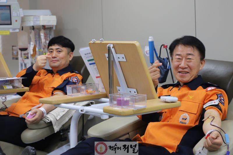 오늘은 헌혈하러 출동! 부천소방서, 사랑의 헌혈 퍼즐 완성 (1).JPG