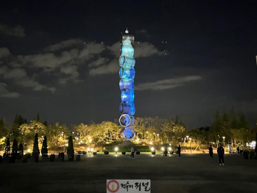 1-4. ‘빛의 호수 환상을 비추다 시즌 2’ - 빛의 합주.jpg