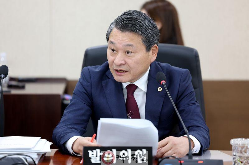 (사진)김유곤_의원_의정활동.jpg
