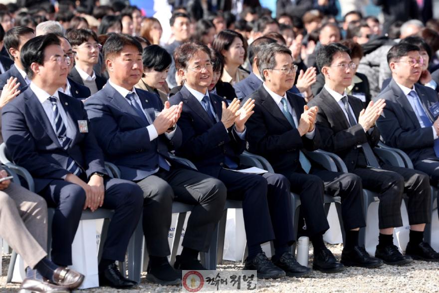 1. 대한민국 전시산업의 새 지평 열게 될 ‘킨텍스 제3전시장’,  성황리에 착공식 마쳐 (3).JPG