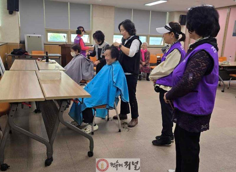 1028 작전2동 주민자치회, 특화사업 ‘오늘이 제일 젊은 날 2’ 성황리 마무리 (1).jpg