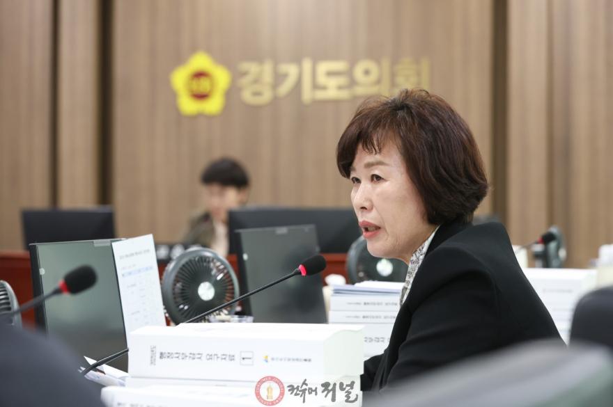 251112 이채영 의원, 배달특급 역차별과 청년창업 예산 축소 등 도 산하기관 간 정책 불일치 비판 (2).jpg