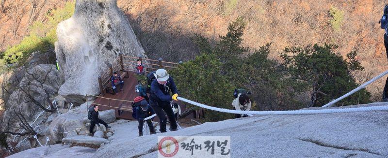 2.녹지산림과(의정부시, 수락산 기차바위 전망대 및 쉼터 조성완료…시민에 전면 개방)3.jpg
