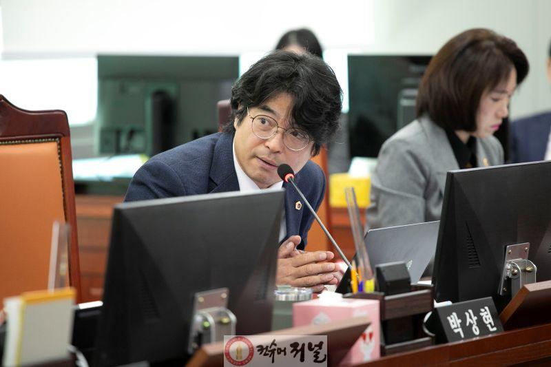 251120 박상현 의원. 행감서 경기연구원 인건비. 출연연 기준 정밀 재설계해야.jpg
