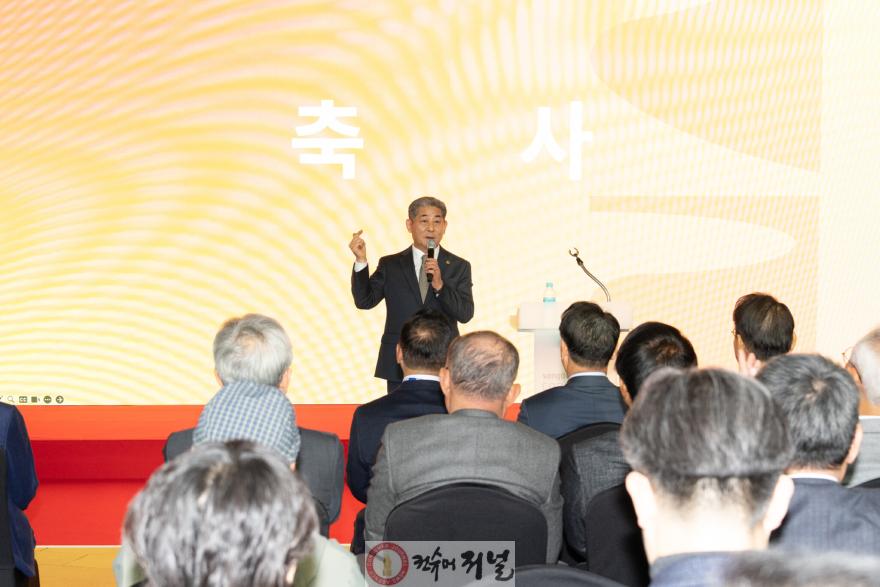 (사진1)인천시의회 정해권 의장, ‘인천아트쇼 2025’ 참석.jpg