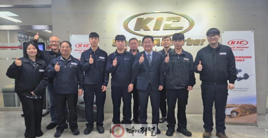 (보도사진) 20251121 인천병무지청창， ㈜케이아이씨 방문， 산업기능요원과 소통.jpg