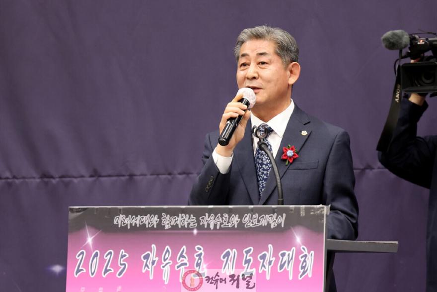 (1126사진1)인천시의회 정해권 의장, ‘2025자유수호지도자대회’ 참석.jpg