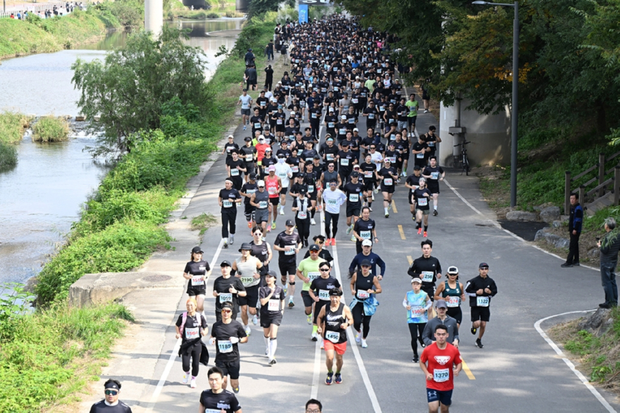 2.시민소통과([기획]의정부시, 우리동네 정책로드맵 ‘신곡2동편’)4-2025 의정부시 하천마라톤 전국대회.JPG