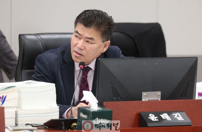 251209_윤태길_의원__“혈세_낭비_‘경기GTV’_전액_삭감_칼_빼들었다..._공식_채널로_통합해야”.jpg
