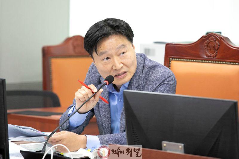 251210_김태희_의원__경기도_학교_현장_초등돌봄교실_운영_대책_없이_석면해체공사만_실시_지적.jpg
