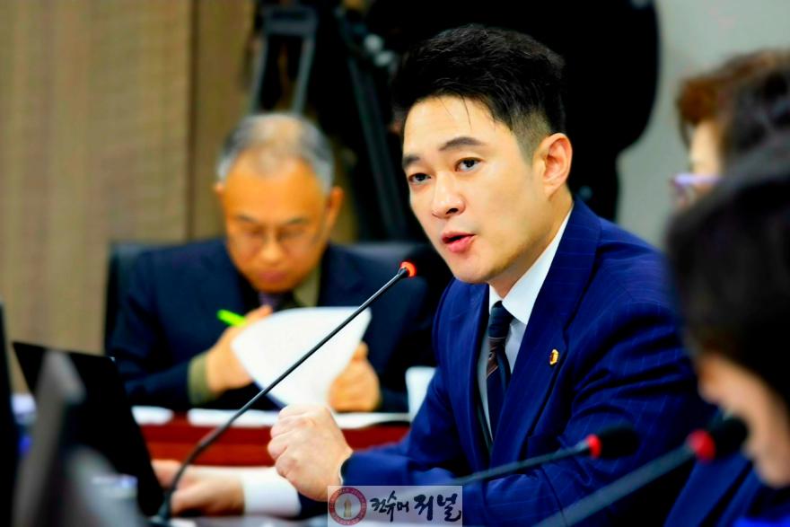 251215_전석훈_의원__전기차_충전시설_학교_의무_설치_반대_조례안_상임위_통과.jpg
