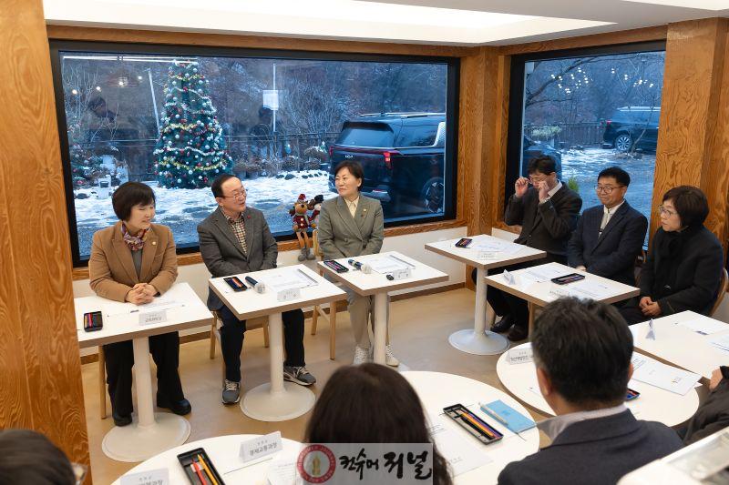 농림축산식품부 장관, 연천군 ‘농어촌 기본소득 시범사업’ 관련 현장 방문 (1).jpg