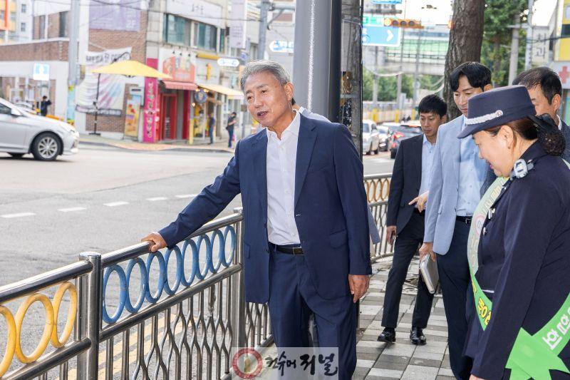 학교 통학로 안전 현장 점검.jpg