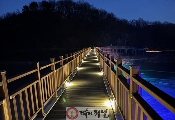 1-3. 빛으로 새롭게 태어난 파주 공릉호수, 야간명소로 거듭나다!.JPG