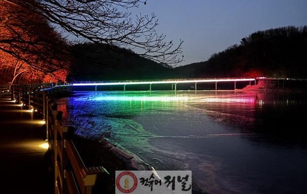 1-1. 빛으로 새롭게 태어난 파주 공릉호수, 야간명소로 거듭나다!.JPG