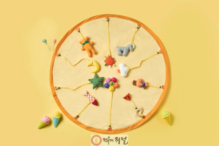 1-2. 셋째 자녀 이상 출산 가정에 제공하는 ‘다복꾸러미’ 중 플레이매트.jpg