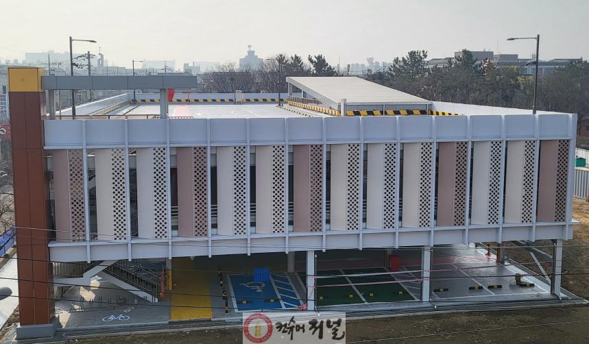 보도자료1-1 정왕동 큰솔공원 공영주차장 외부.jpg